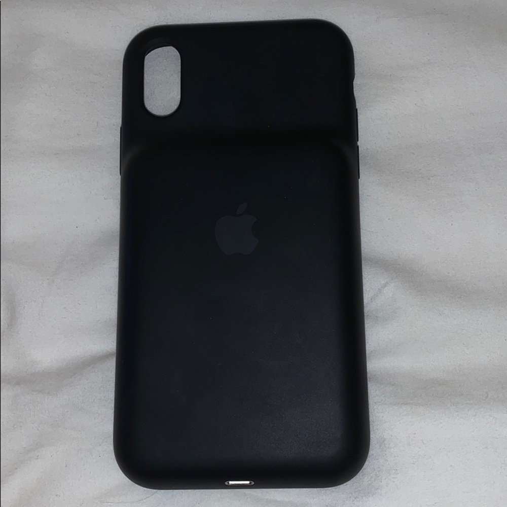 Apple iPhone XR charging case